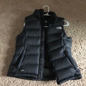 North Face vest- worn once 💓PRICE IS FIRM💓